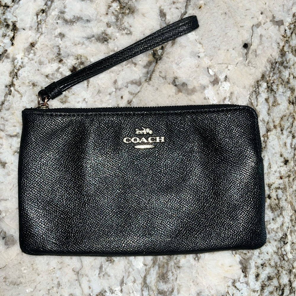 COACH Women's Corner Zip Wristlet in Crossgrain Leather
